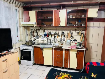 Maison Spacieuse à Vendre, Plusieurs Chambres | Quartier 23 August - foto 9