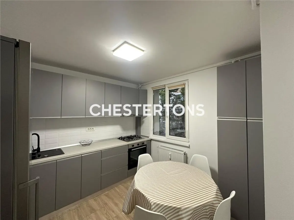Apartment with 2 bedrooms for sale 48.7 sqm in Bucuresti, Margeanului area - foto 3