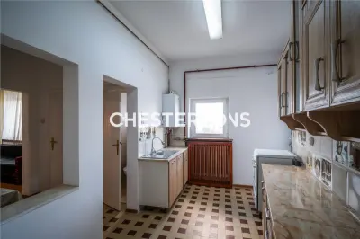 Au-Dessus de la Ville – Appartement 3 Pièces avec Terrasse, Cheminée et Histoire - foto 13