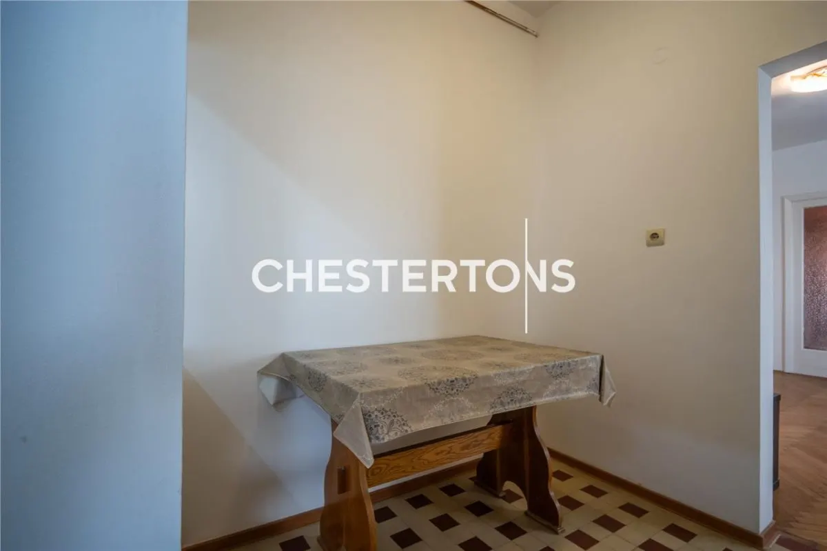 Au-Dessus de la Ville – Appartement 3 Pièces avec Terrasse, Cheminée et Histoire - foto 14