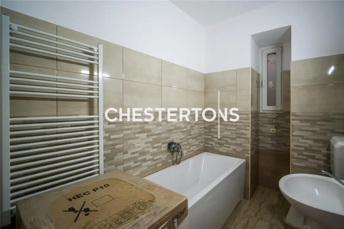 Au-Dessus de la Ville – Appartement 3 Pièces avec Terrasse, Cheminée et Histoire - foto 15
