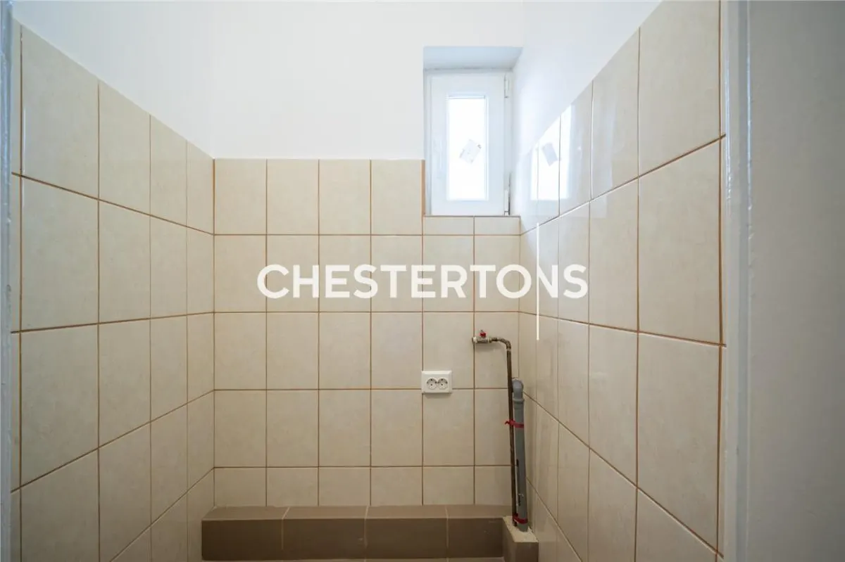 Au-Dessus de la Ville – Appartement 3 Pièces avec Terrasse, Cheminée et Histoire - foto 16