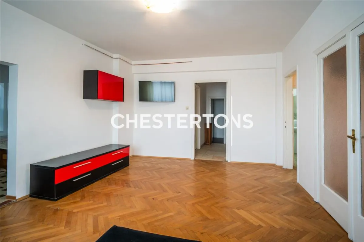 Au-Dessus de la Ville – Appartement 3 Pièces avec Terrasse, Cheminée et Histoire - foto 8