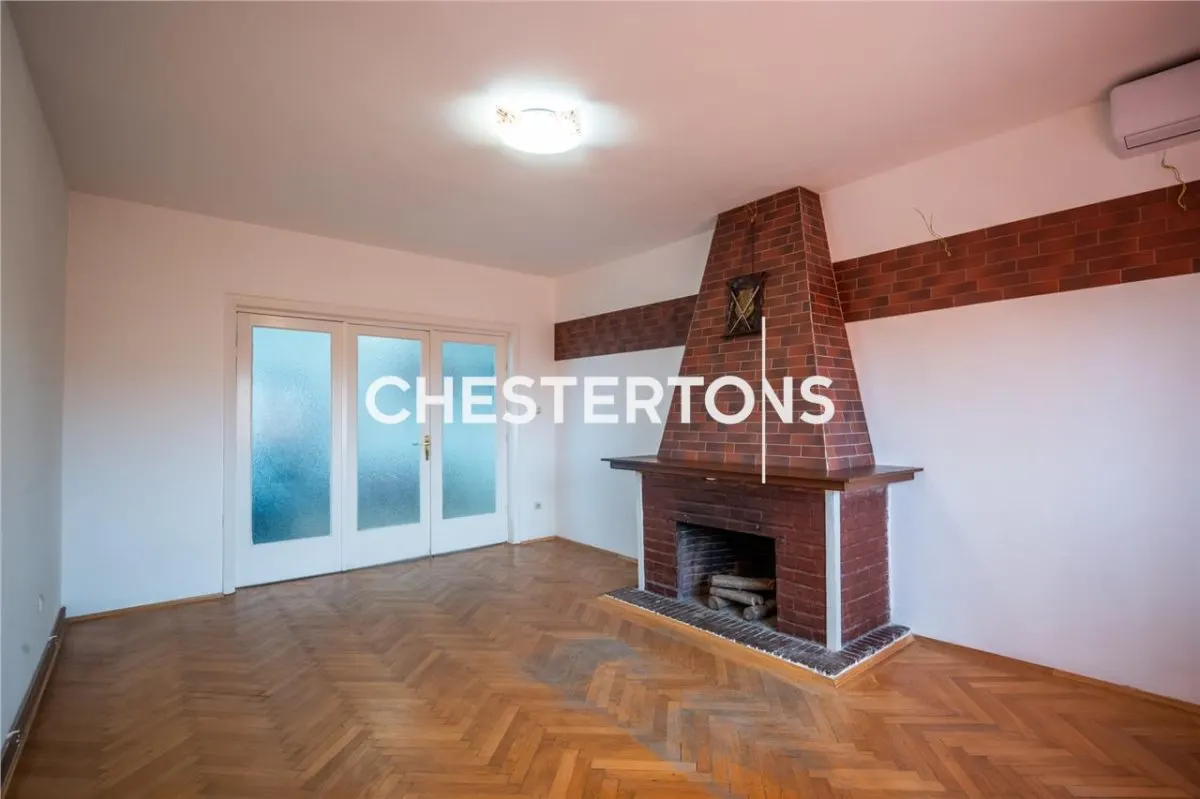 Au-Dessus de la Ville – Appartement 3 Pièces avec Terrasse, Cheminée et Histoire - foto 10