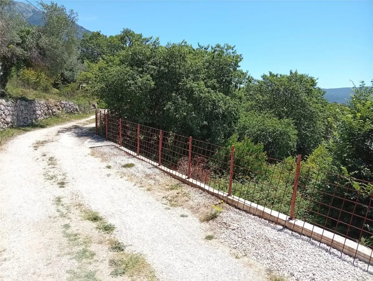 Terreno en Venta en Kotor - foto 1