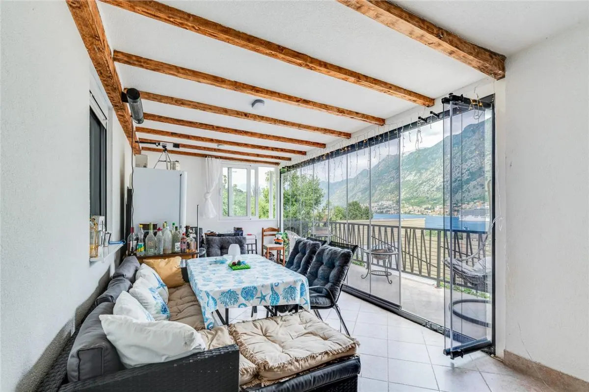 Casa en Venta en Kotor - foto 2