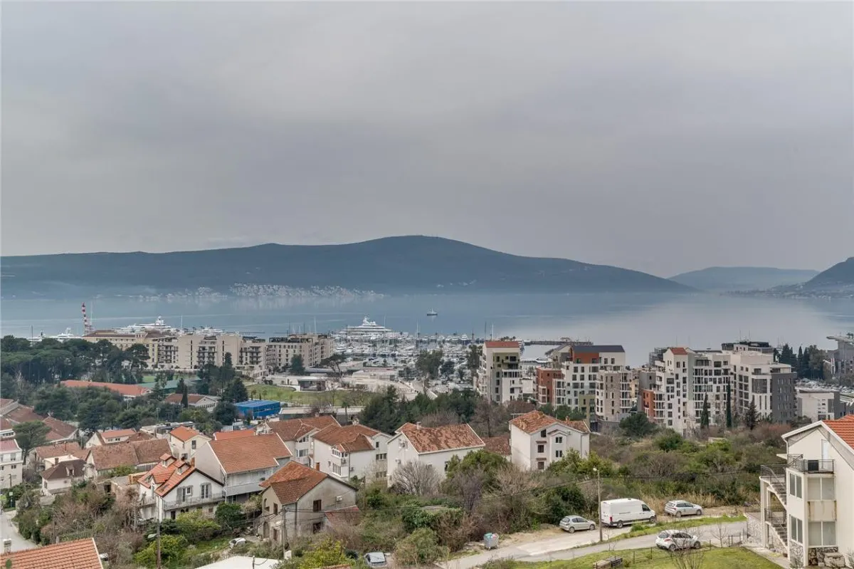 Villa en Venta en Tivat - foto 1