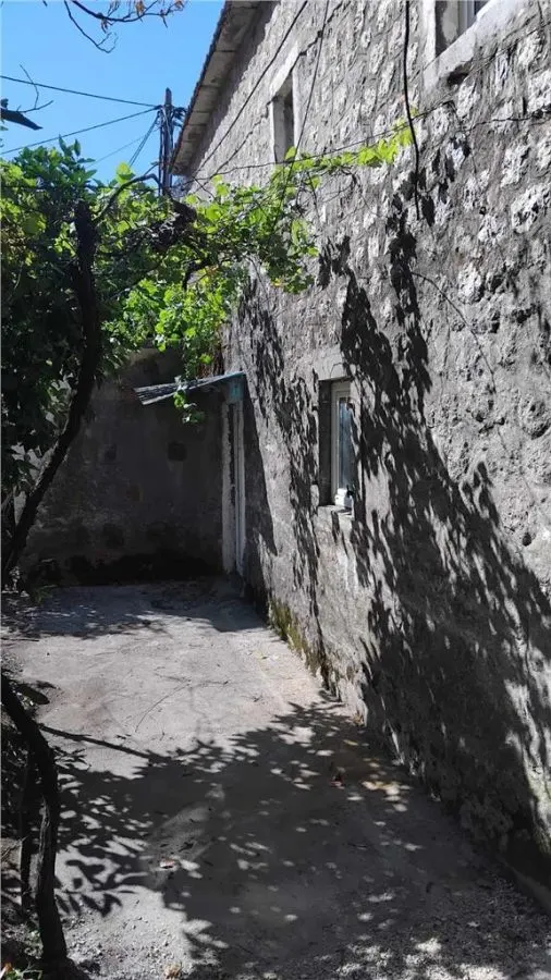 Casa de vanzare in Kotor - foto 1