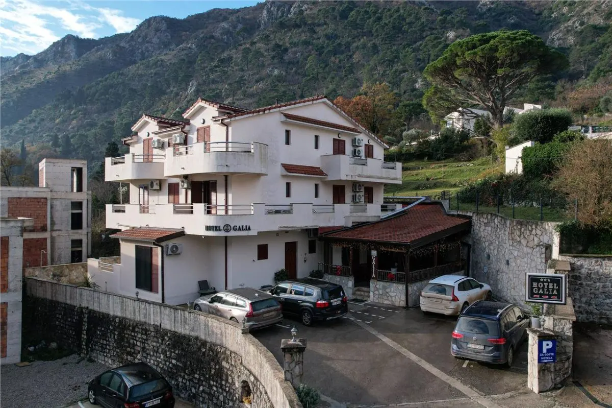Hotel en Venta en Kotor - foto 2