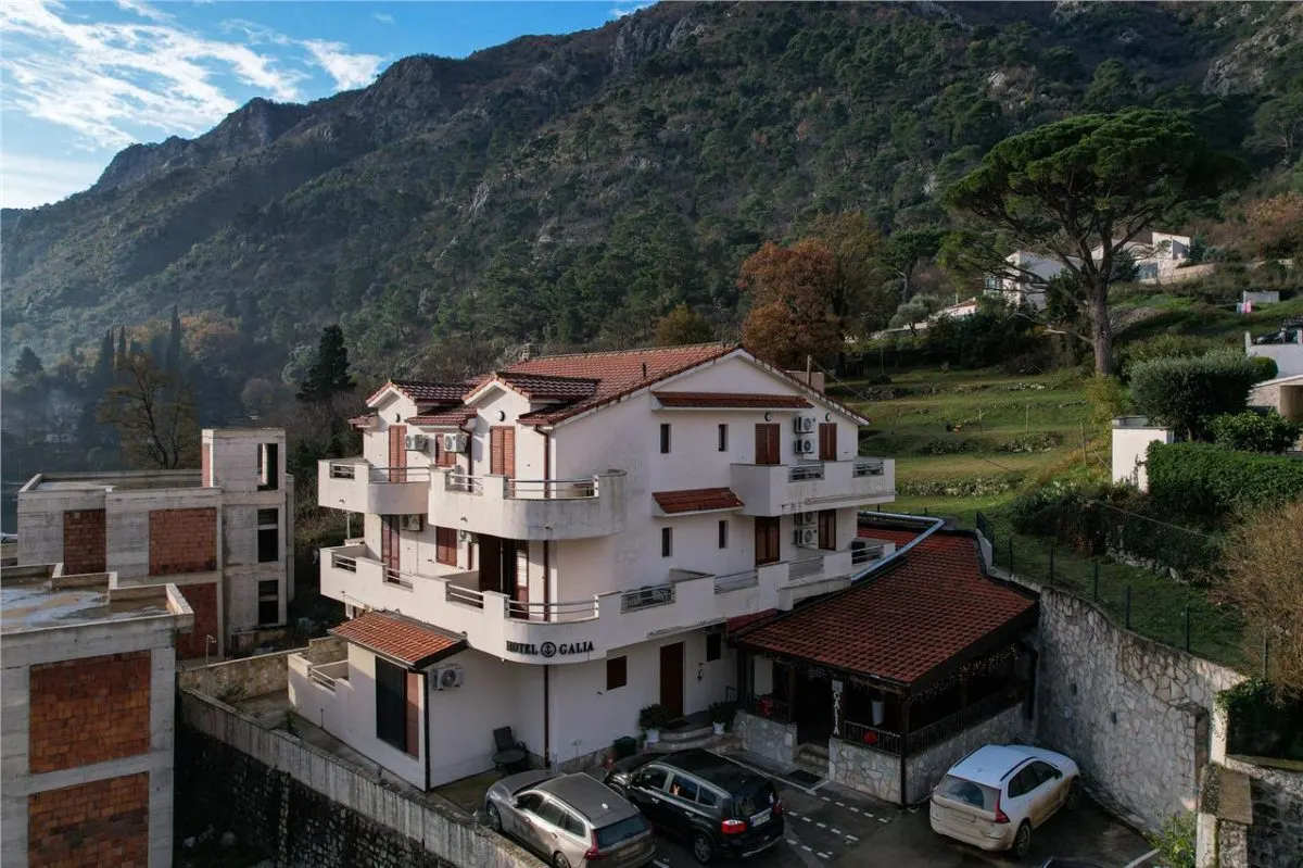 Hotel en Venta en Kotor - foto 3
