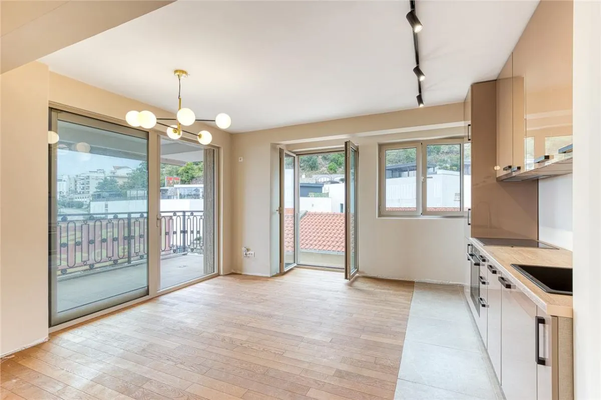 Apartamento en Venta en Budva - foto 1