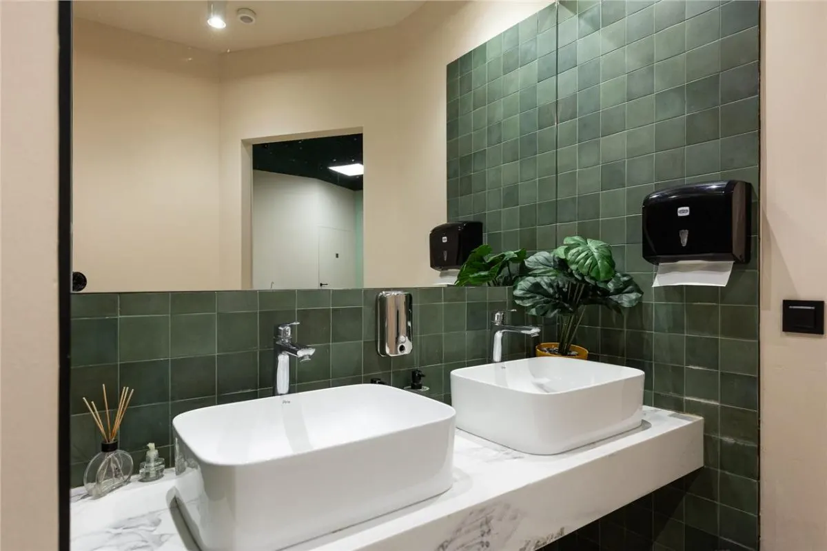 Espacio Comercial en Venta en Budva - foto 17
