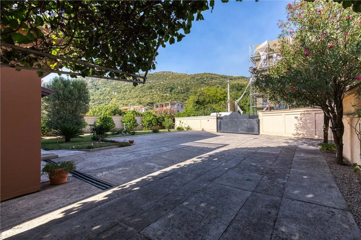 Villa à Vendre à Budva - foto 4