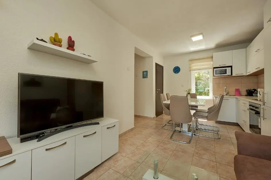 House for Sale in Kotor - foto 14