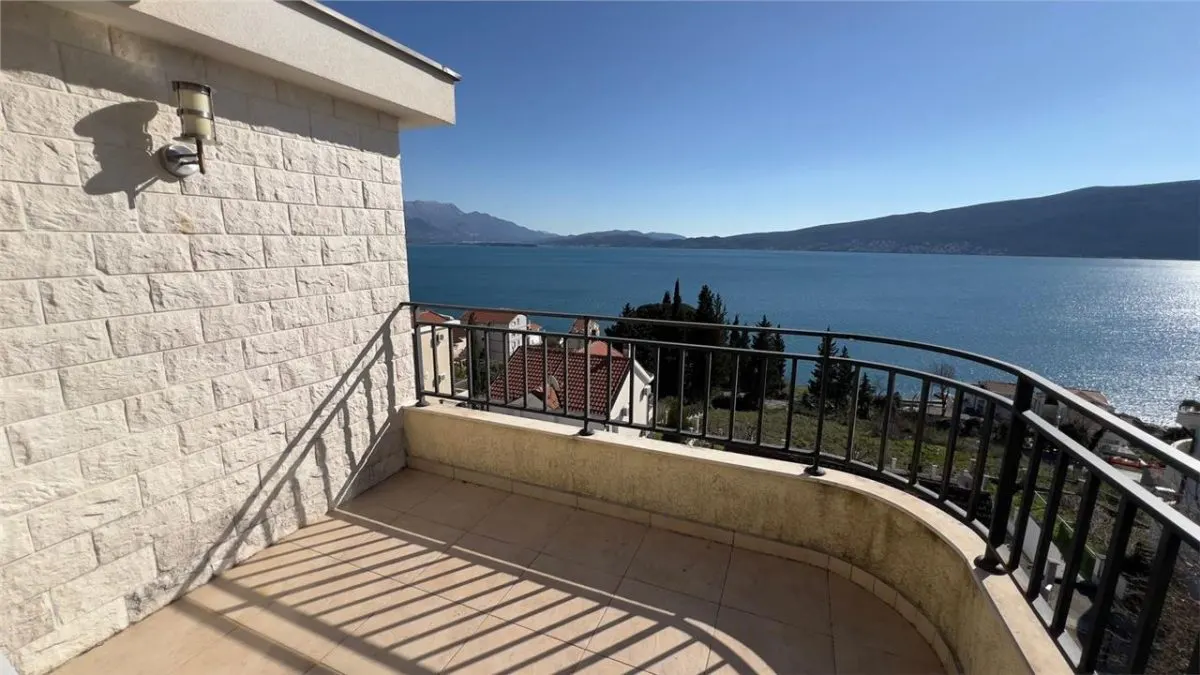 Apartament de vanzare in Herceg-Novi - foto 2