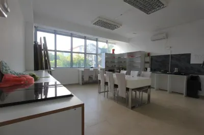 Espacio Comercial en Venta en Budva - foto 11