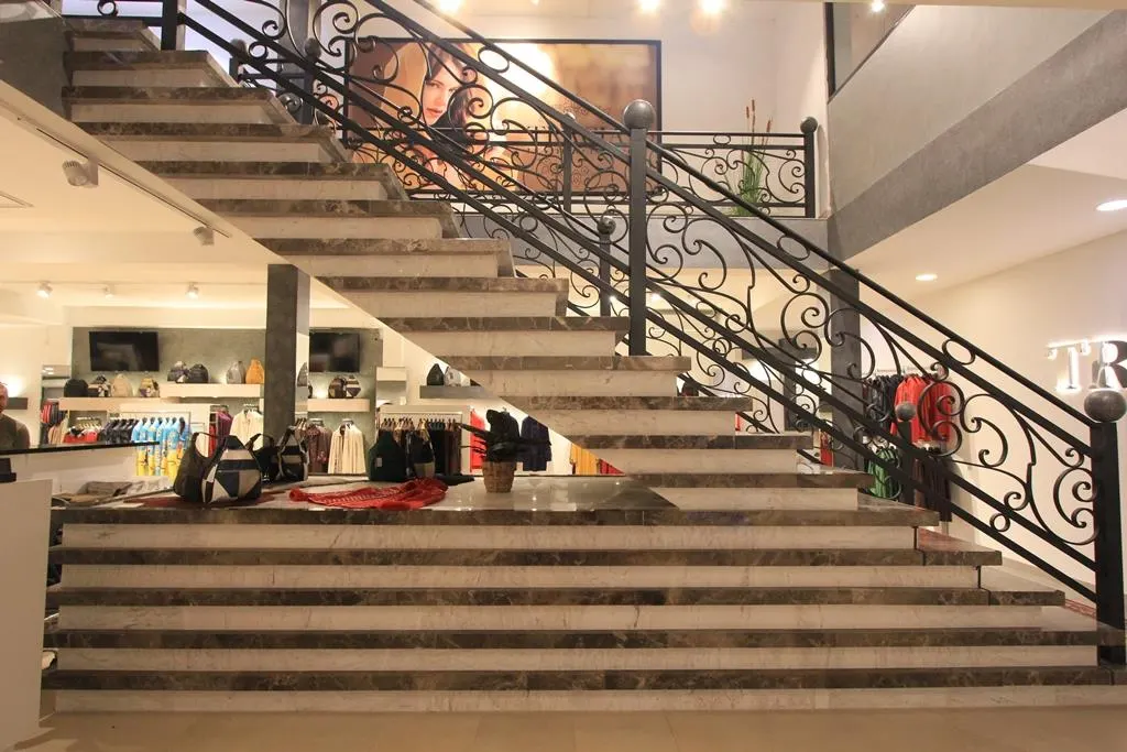 Espacio Comercial en Venta en Budva - foto 3