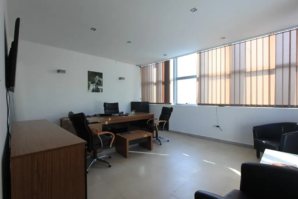 Espacio Comercial en Venta en Budva - foto 9