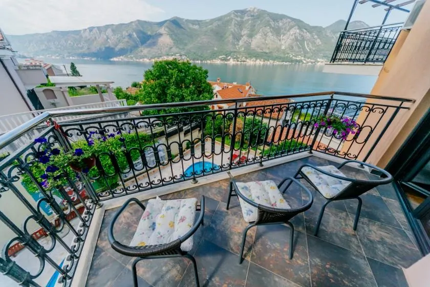 Apartment for Sale in Kotor - foto 1