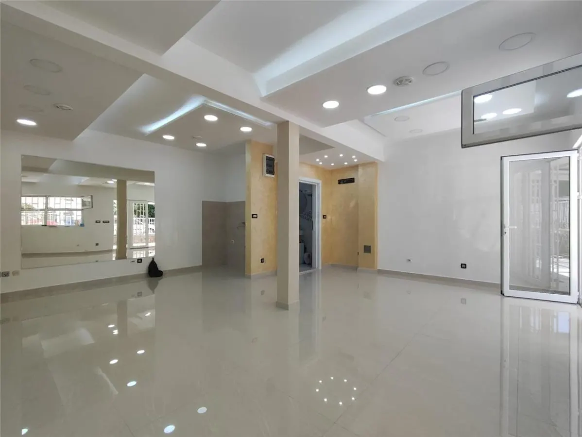 Espace Commercial à Vendre à Budva - foto 1