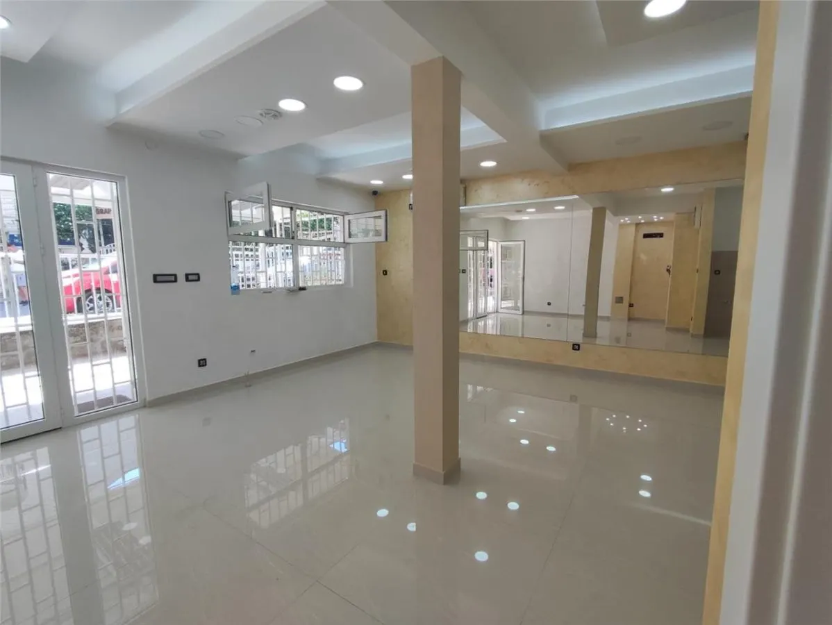 Espace Commercial à Vendre à Budva - foto 2