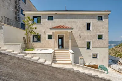 Villa en Venta en Budva - foto 3