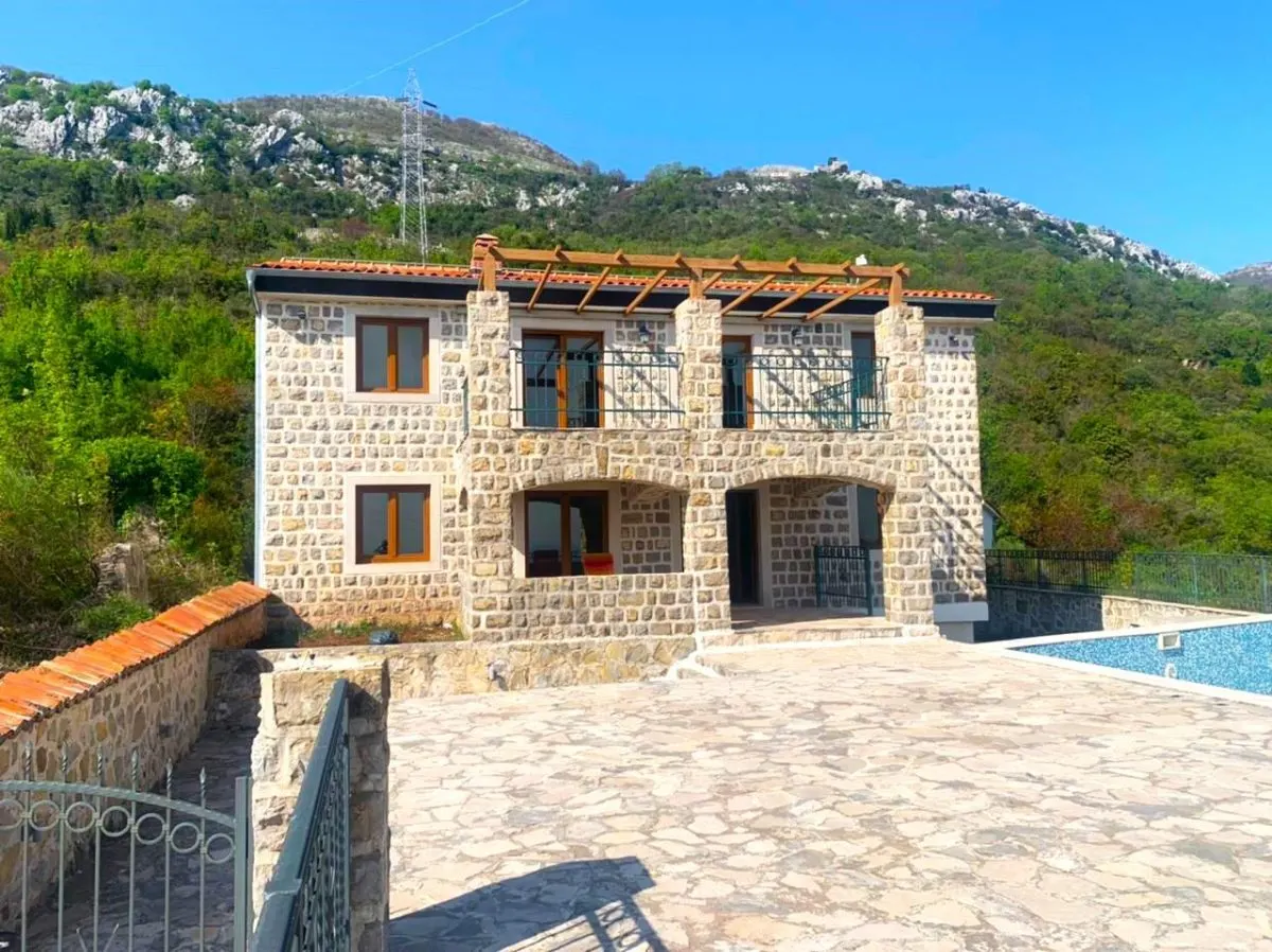 Villa for Sale in Budva - foto 1