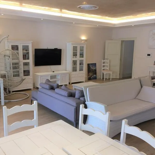 Casa en Venta en Kotor - foto 1