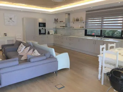 Casa en Venta en Kotor - foto 2