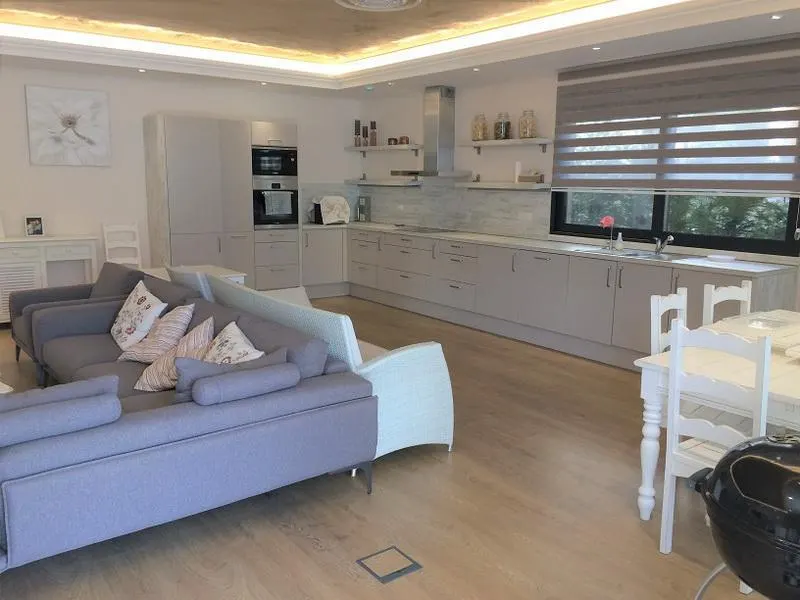 Casa en Venta en Kotor - foto 2