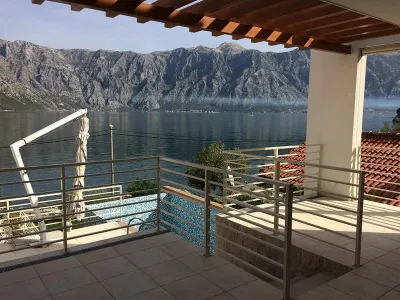 Casa en Venta en Kotor - foto 13