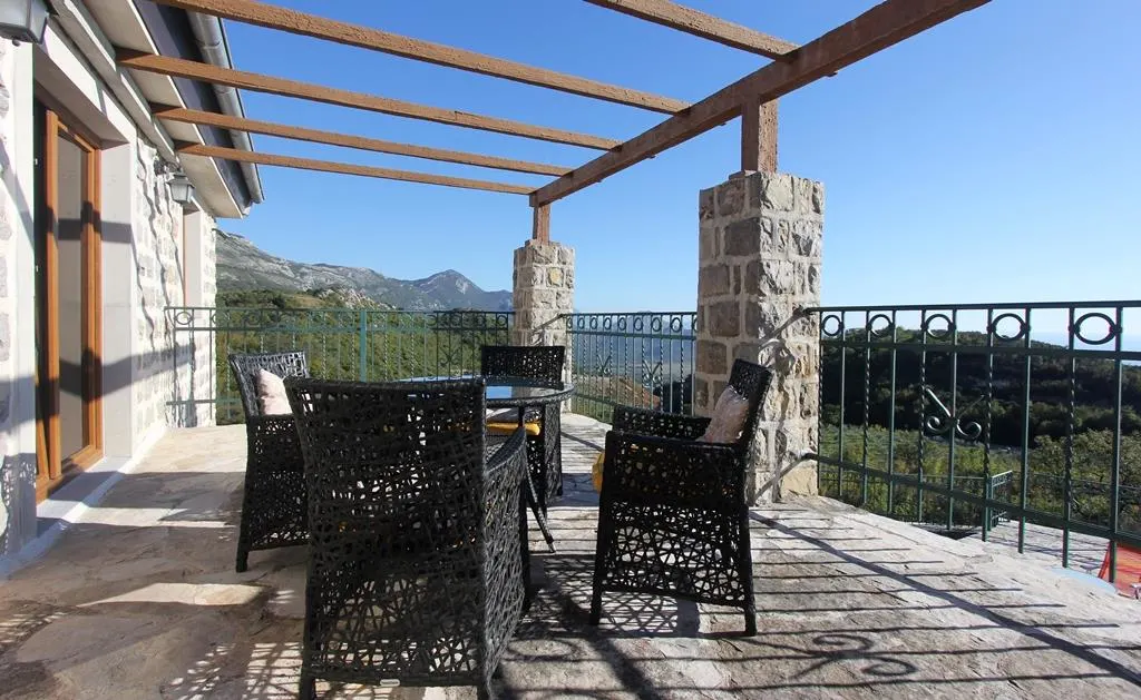 Villa en Venta en Budva - foto 1