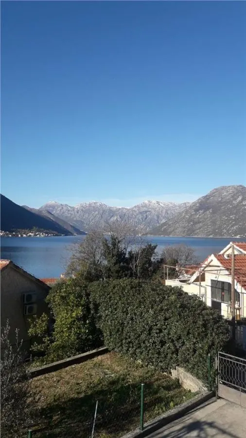 Casa en Venta en Kotor - foto 1