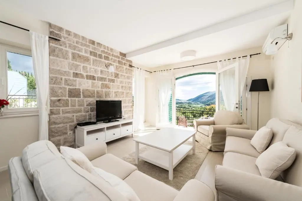 House for Sale in Herceg-Novi - foto 1