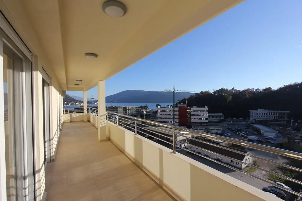 Apartament de vanzare in Herceg-Novi - foto 1