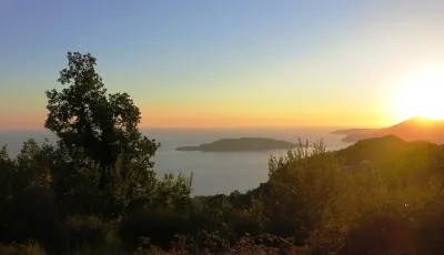 أرض للبيع في بودفا - Budva