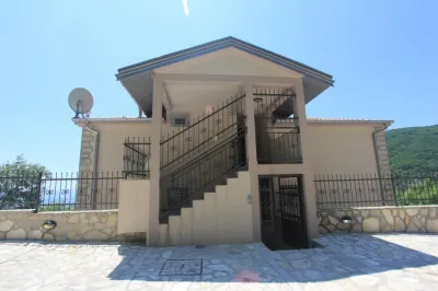 Maison à Vendre à Budva - Budva
