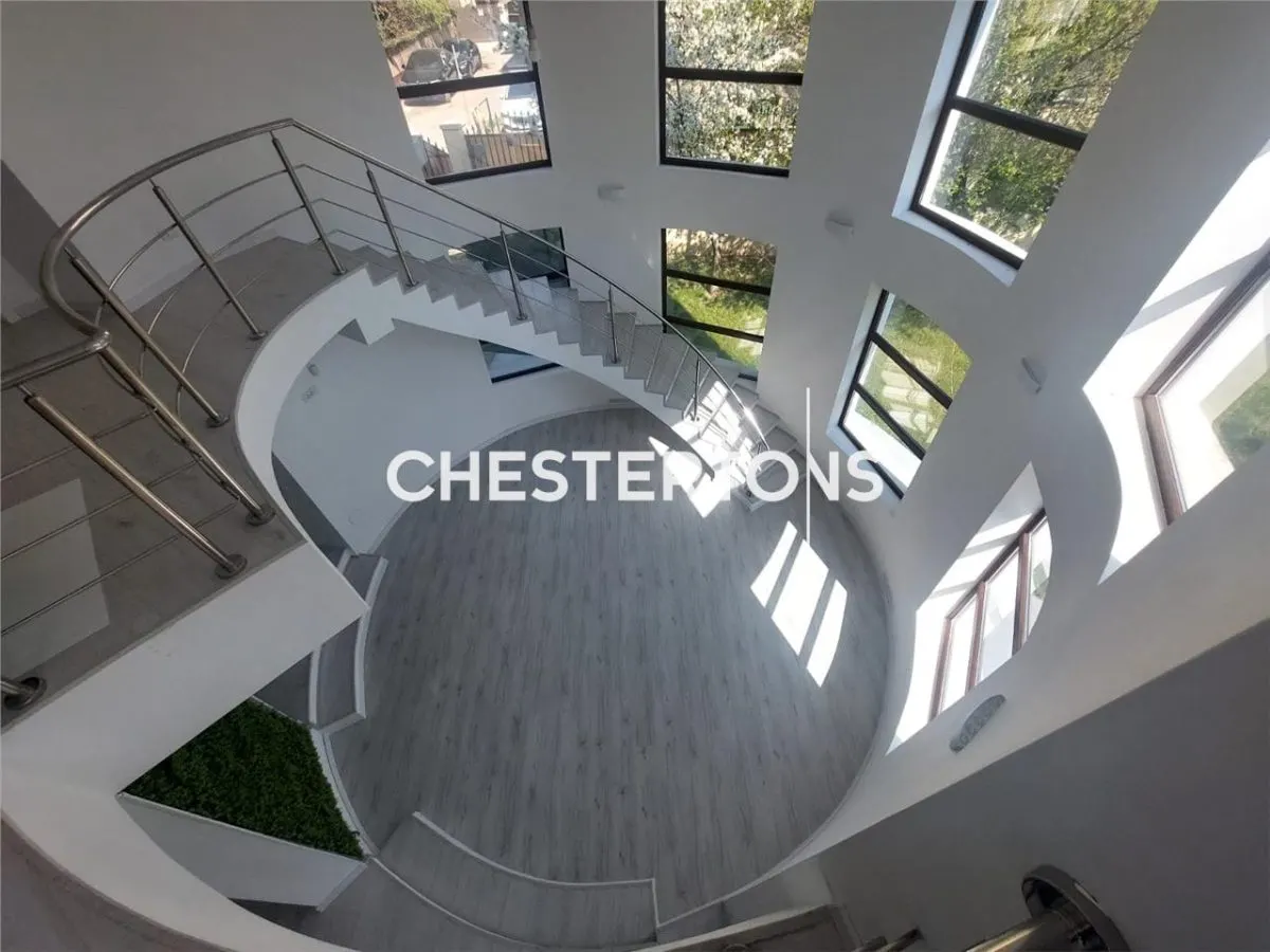 Villa de Luxe à Architecture Distinctive dans la Prelungirea Ghencea - foto 7