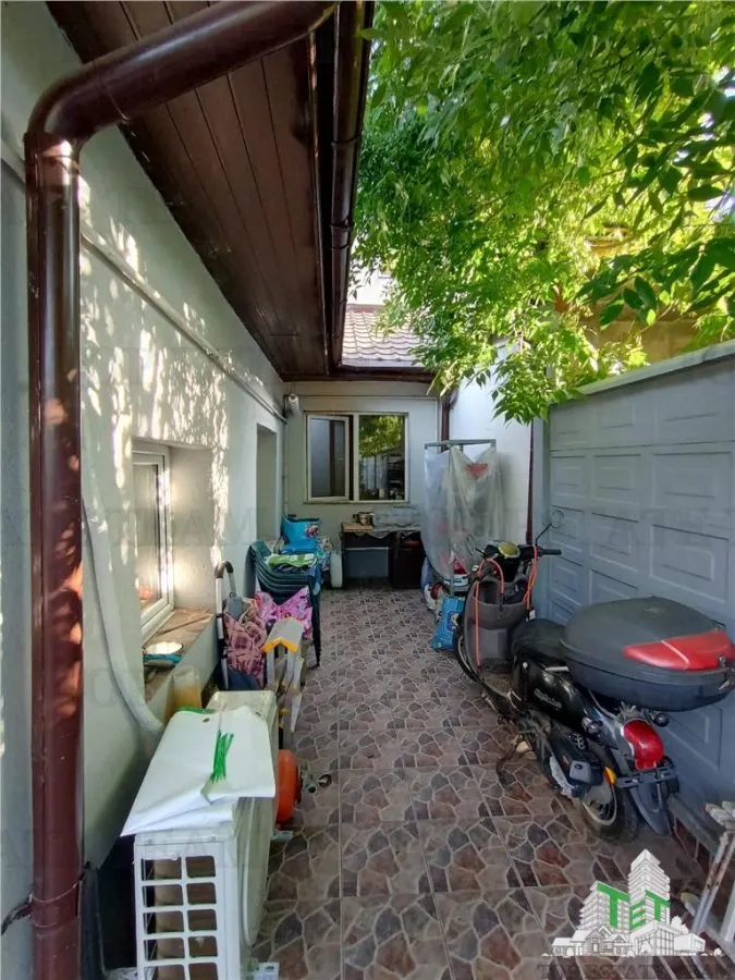 Maison 3 Chambres, 2 Salles de Bain, RDC, 65 m², Secteur 5, Rahova - foto 1