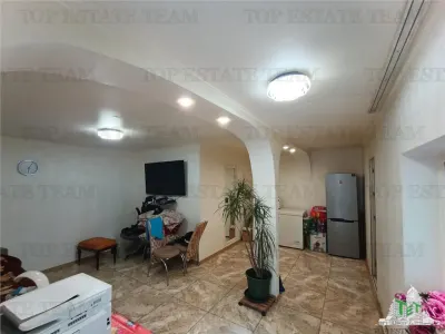 Maison 3 Chambres, 2 Salles de Bain, RDC, 65 m², Secteur 5, Rahova - foto 6