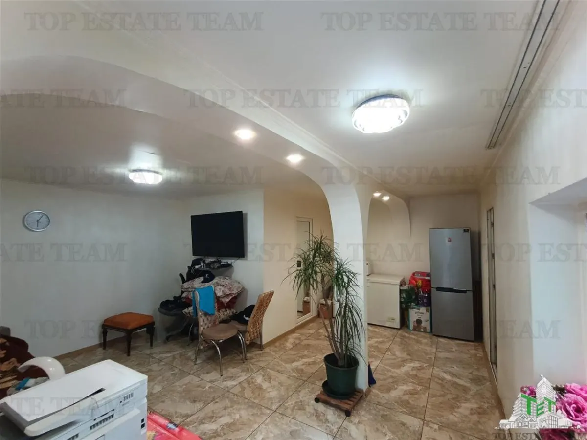 Maison 3 Chambres, 2 Salles de Bain, RDC, 65 m², Secteur 5, Rahova - foto 6