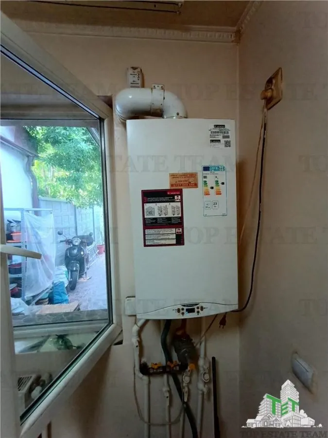 Maison 3 Chambres, 2 Salles de Bain, RDC, 65 m², Secteur 5, Rahova - foto 8