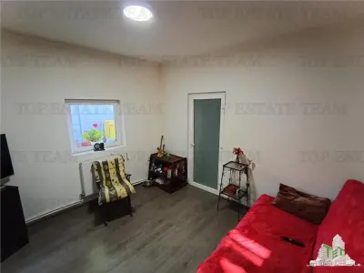 Maison 3 Chambres, 2 Salles de Bain, RDC, 65 m², Secteur 5, Rahova - foto 9