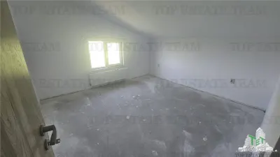 Villa de 6 Dormitorios con Parcela de 500 sqm en Ciorogarla - foto 13