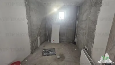 Villa de 6 Dormitorios con Parcela de 500 sqm en Ciorogarla - foto 9