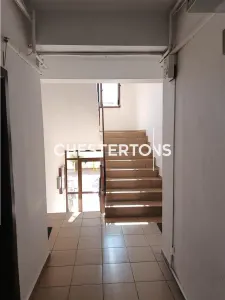 Apartamento de 2 Dormitorios con Balcón, 48 m², Planta Baja, Barrio Brancusi - foto 5