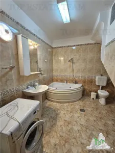 فيلا بـ 5 غرف نوم للإيجار في تشيajنا - foto 7