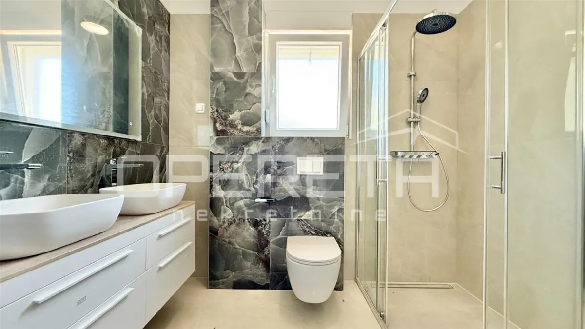 Apartamento de Dos Dormitorios en Venta en Starigrad, Croacia - foto 12