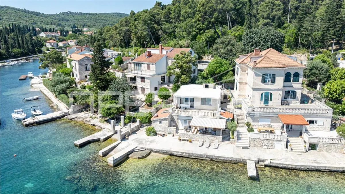 Two Seafront Residential Units with Garden and Terraces, Korcula - foto 2