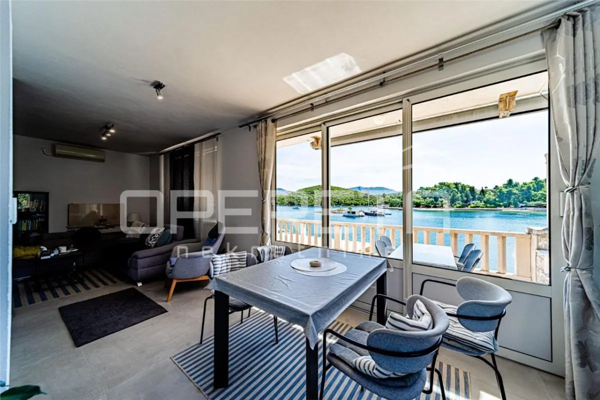 Two Seafront Residential Units with Garden and Terraces, Korcula - foto 13